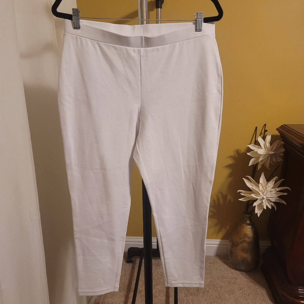 Chicos cropped white leggings size 2